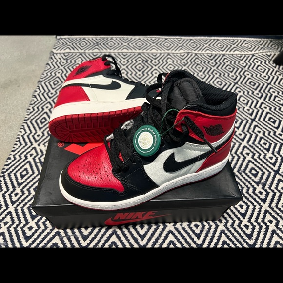 COPY - Jordan 1 Retro High Bred Toe (GS) - Picture 1 of 6